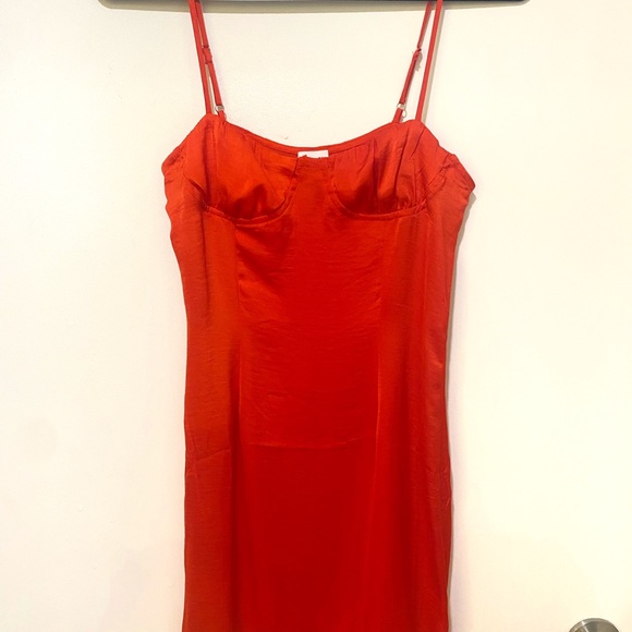 MUST SELL BY 4/17/23 TAKING ALL OFFERS Never worn Princess Polly - Picture 2 of 3